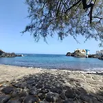 Dreamy Oceanfront Escape With Private Terrace El Pris