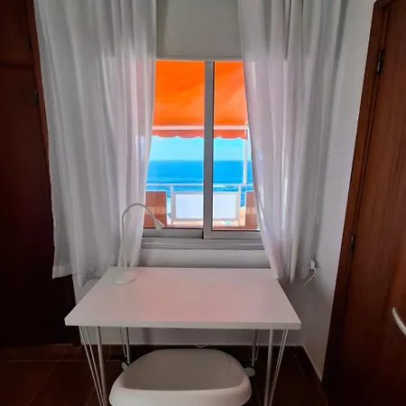 Oceanfront With Large Terrace Διαμέρισμα